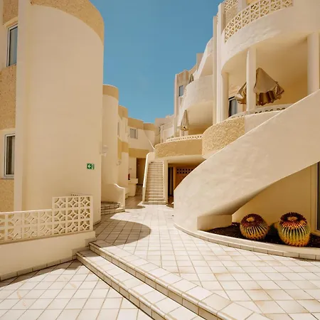 アパート R2 Maryvent