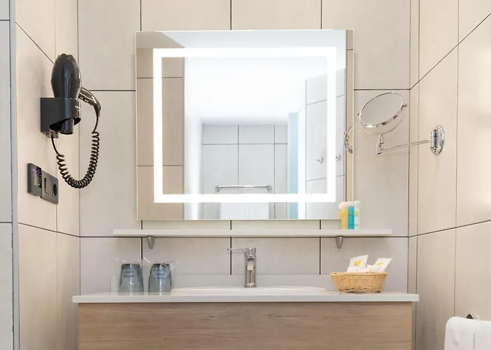 R2 Maryvent Apartment